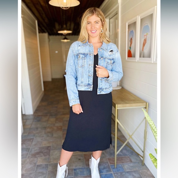 Day + Moon Love to Layer Distressed Denim Jean Jacket NWT - Picture 2 of 12